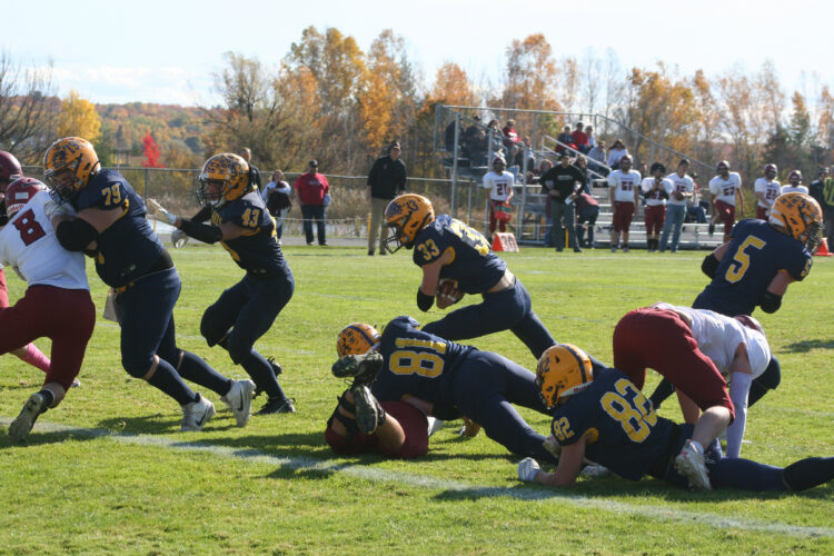 Lakes football sails past Red Devils with ease